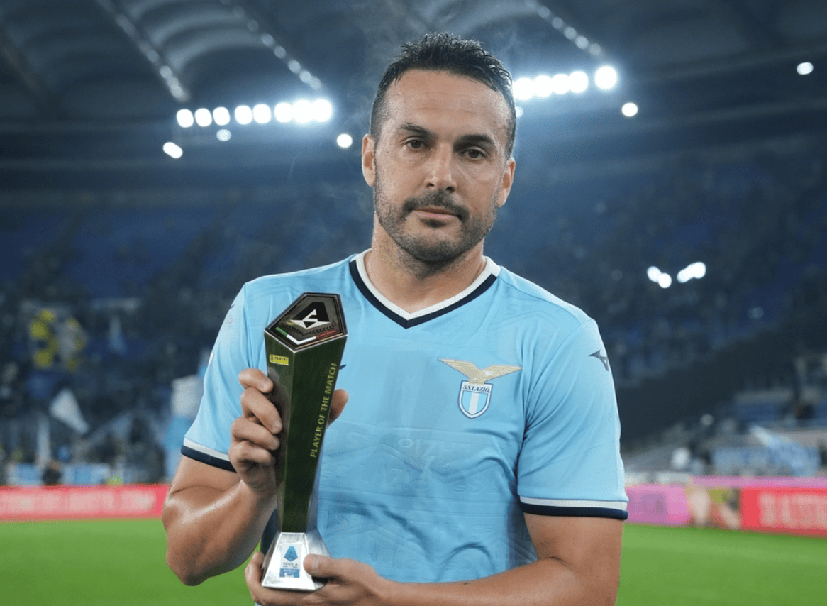 37岁神锋意甲炸裂表演：绝境连轰两球救主，巴萨旧将创造队史神迹