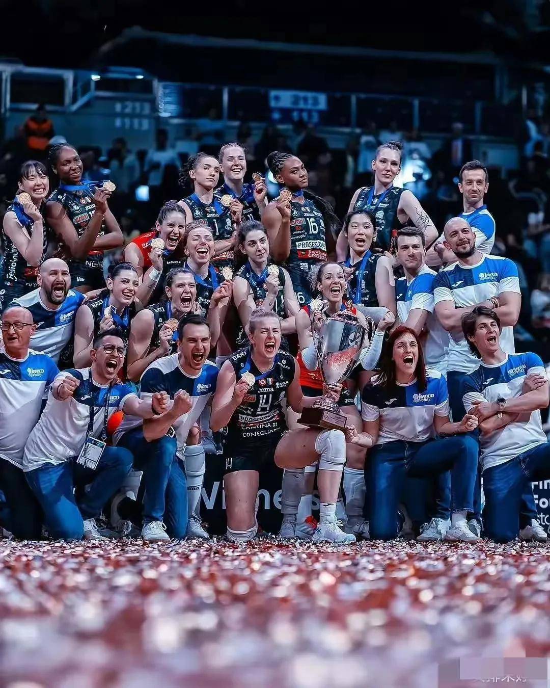 科内利亚诺横扫宿敌登顶欧洲！朱婷关键战打出恐怖数据